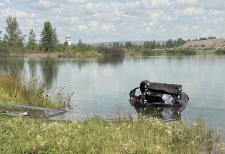 В Красноярском крае из озера извлечено тело женщины в автомобиле