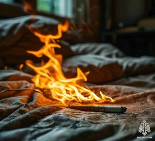 Пожар в квартире: причина — неосторожность при курении